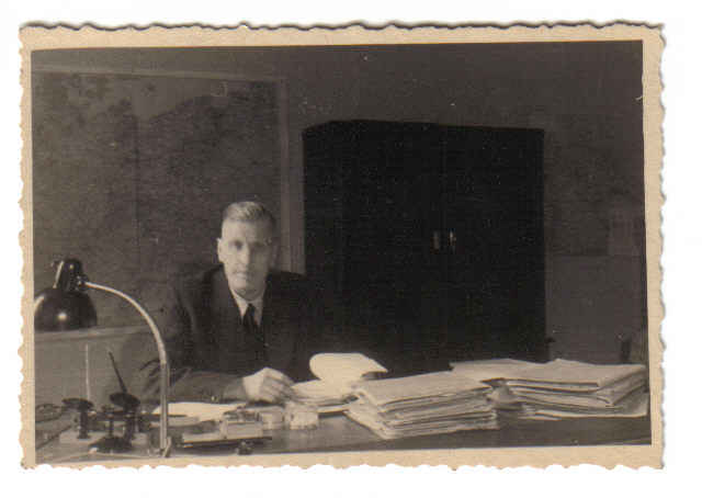 Mein Großvater Ludwig Ruppersberg in seinem Büro im Gerling-Konzern Essen